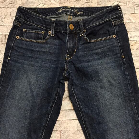 Size 2 American Eagle Jeans - Picture 2 of 6